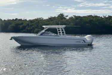 27' Boston Whaler 2019 Yacht For Sale